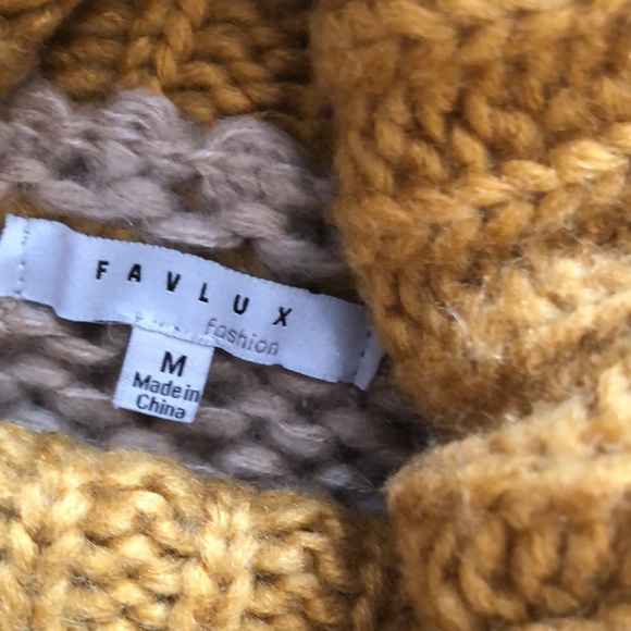 Cowl neck sweater with black and white striped sleeves - Picture 2 of 8